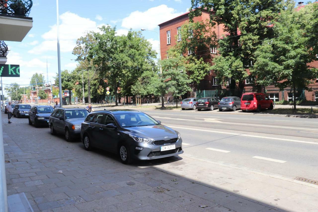 Ferienwohnung NightHost- Trzebnicka 84 Breslau Exterior foto